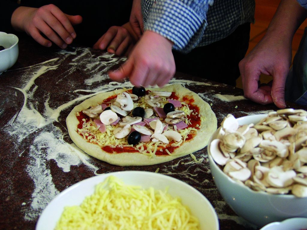 Pizza Casa Pizzastein mit Zubehör 10 teilig für Kamine Holzöfen und Schwedenöfen 